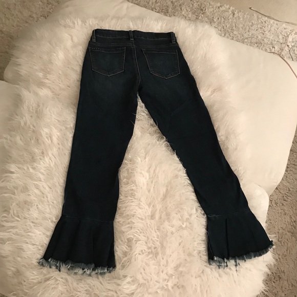 BLANK NYC SEXY AND DISTRESSED CROPPED JEANS 🤍✨ - Picture 4 of 9